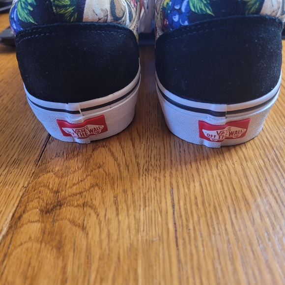 Ladies Sneakers - Picture 10 of 10